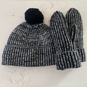 Lululemon Knit fleece lined hat and mittens